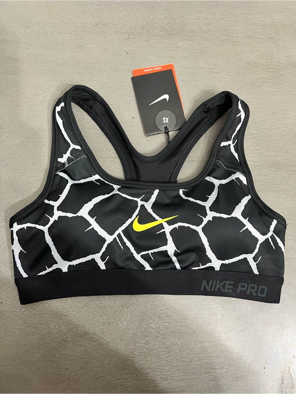 NWT Nike classic padded sport bra medium support